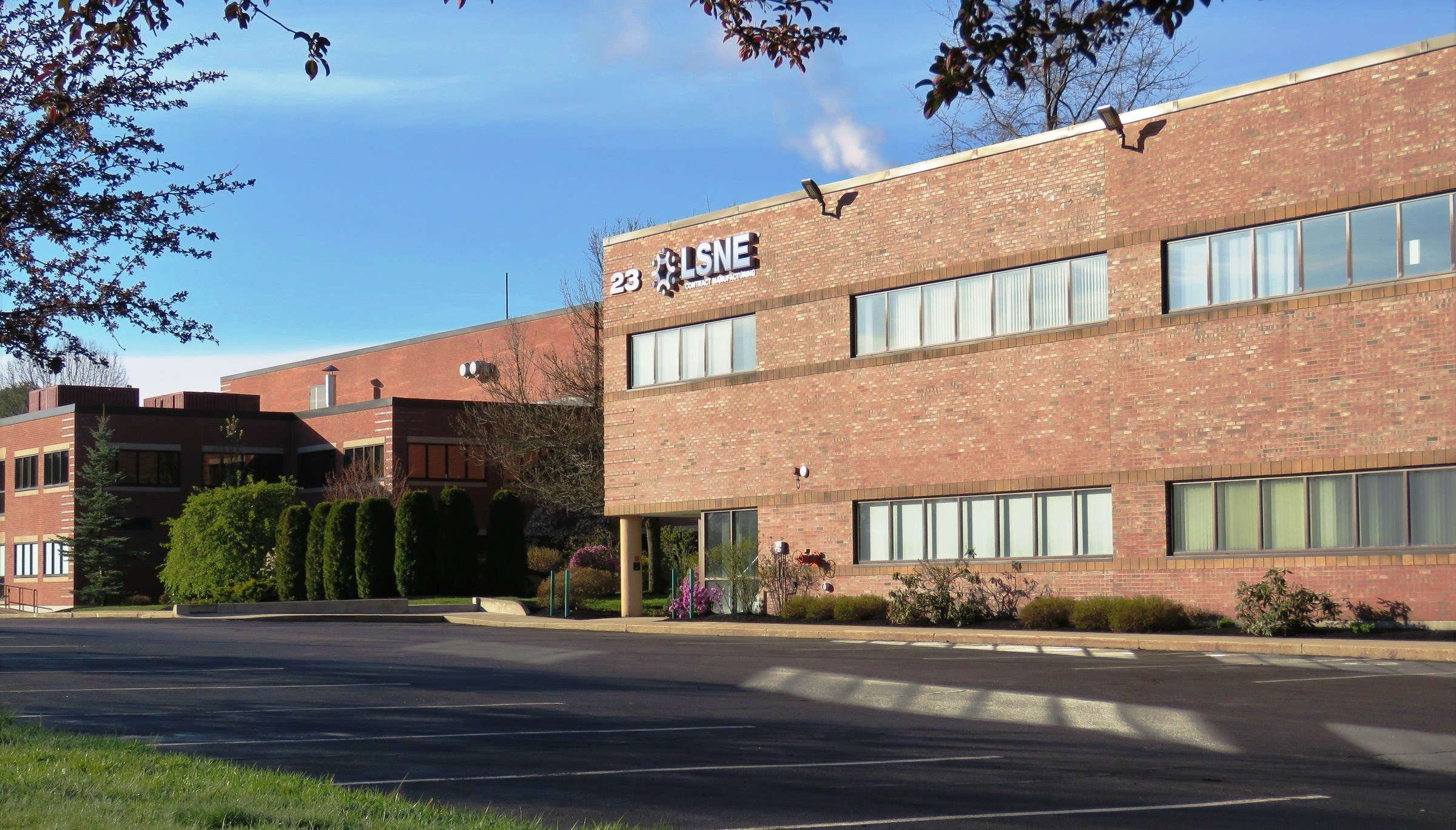 LSNE Contract Manufacturing Headquarters and multi-use aseptic fill finish and lyophilization manufacturing facility